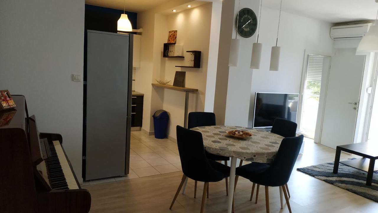 Apartman Katnic By The Beach Цриквеница Экстерьер фото